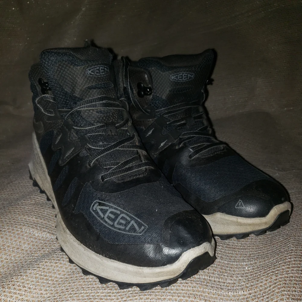 Size 11 KEEN Men's Zionic Mid Height Waterproof All Terrain Hiking Boots